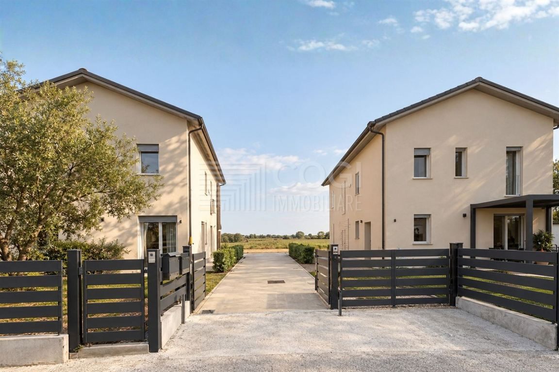 CONSELICE – VILLETTA RECENTE CON GIARDINO PRIVATO DI 200 MQ