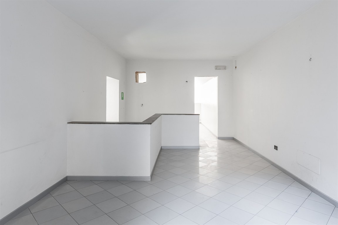 NEGOZIO DAL SAPORE STORICO NEL CENTRO DI IMOLA